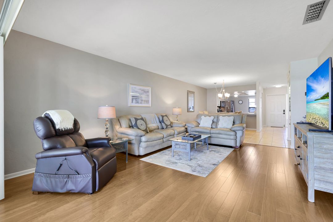 960 Palm View Dr #209, Naples, FL 34110