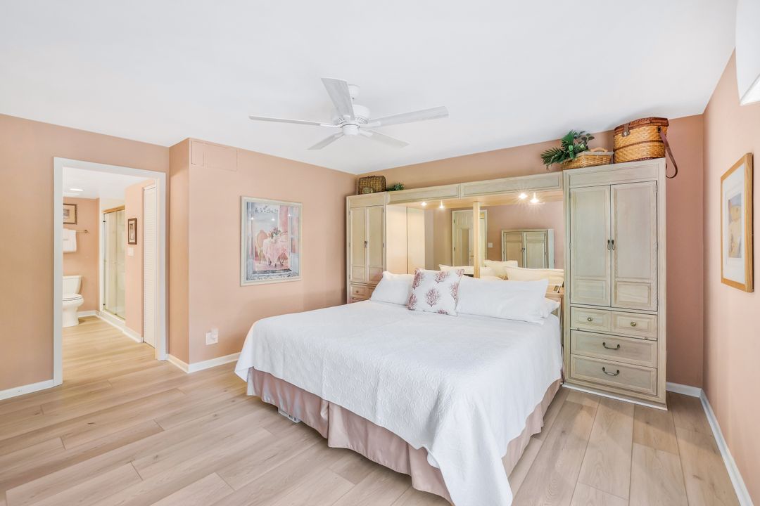 1111 Wildwood Ln, Naples, FL 34105