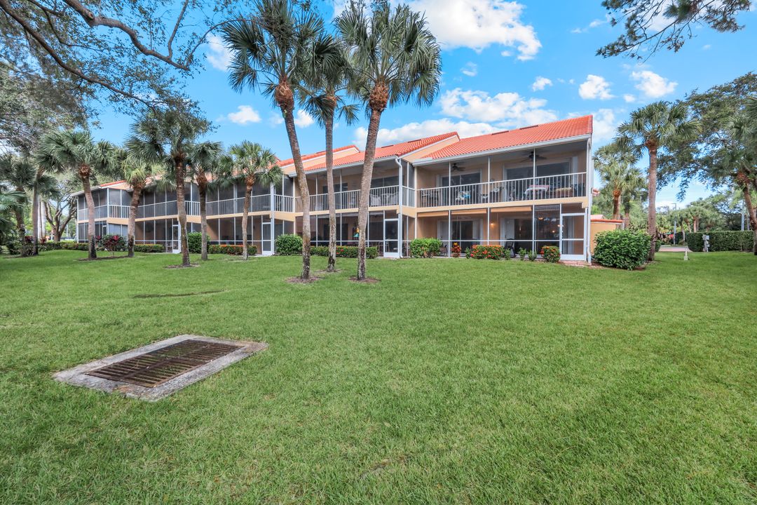 2462 Hidden Lake Dr #1, Naples, FL 34112