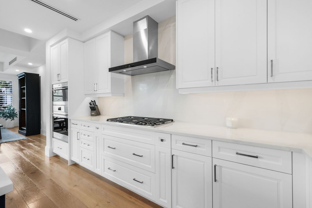 1130 3rd Ave S, Naples, FL 34102