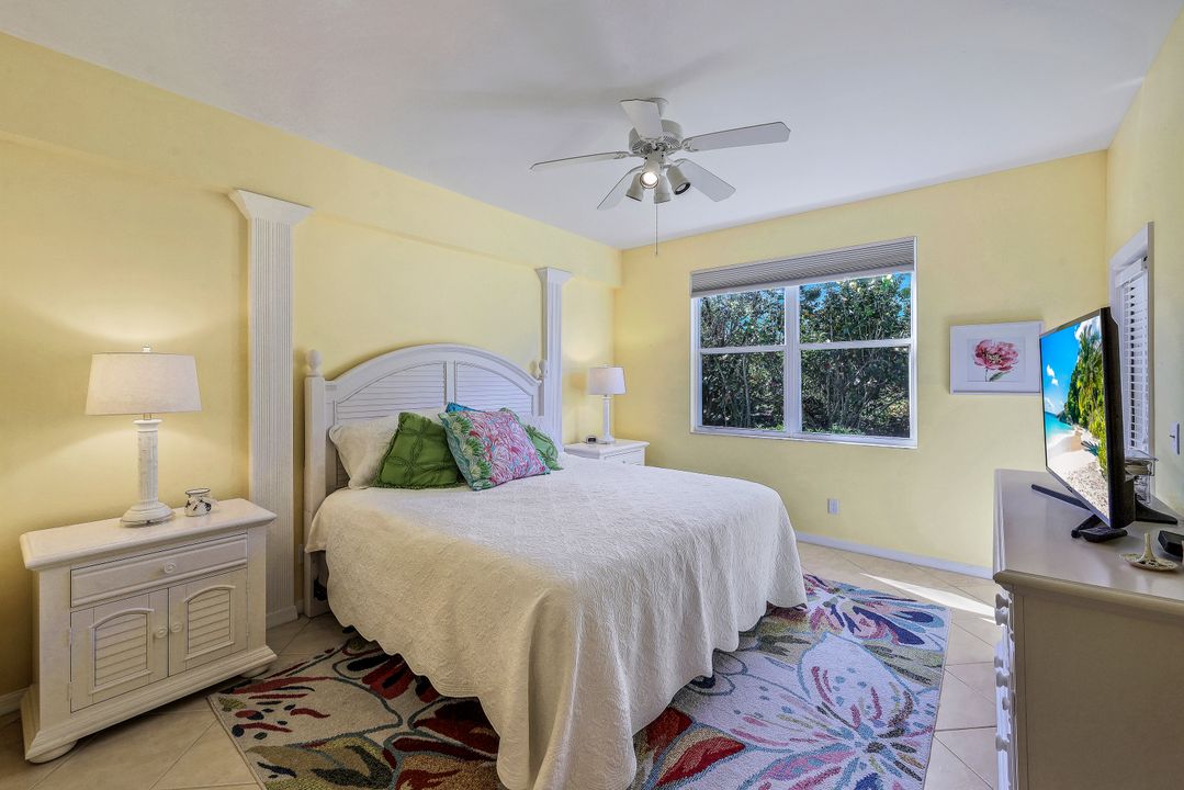1308 Mainsail Dr #912, Naples, FL 34114