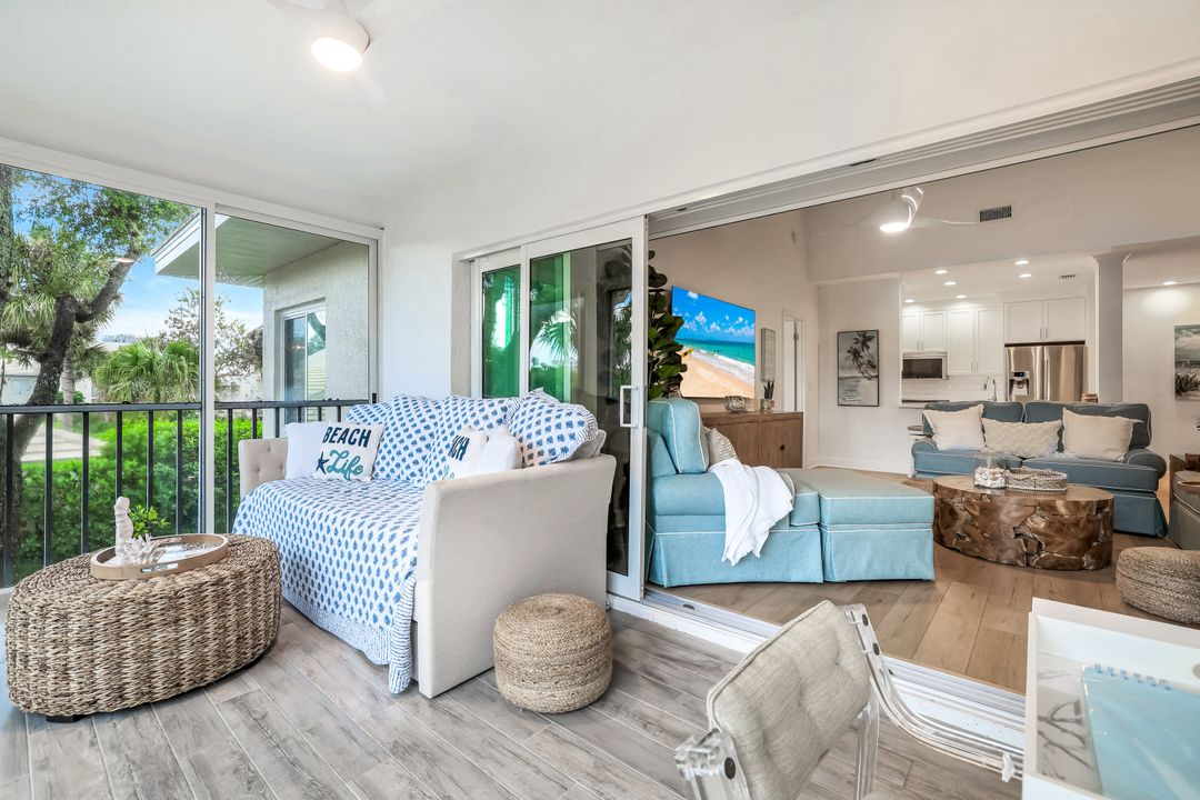 790 Willowbrook Dr #305, Naples, FL 34108