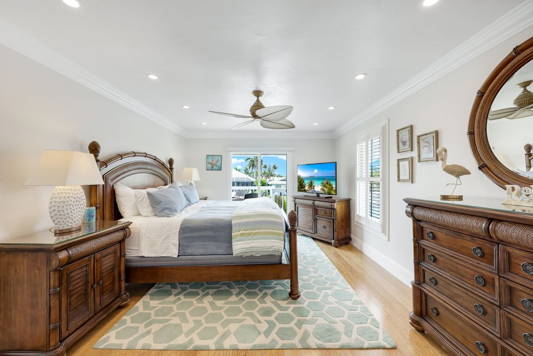 544 Seagrape Dr, Marco Island, FL 34145