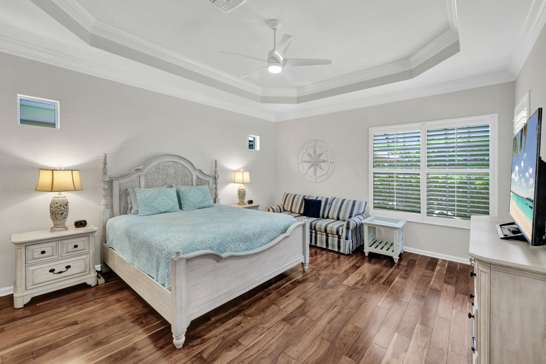 16208 Parque Ln, Naples, FL 34110