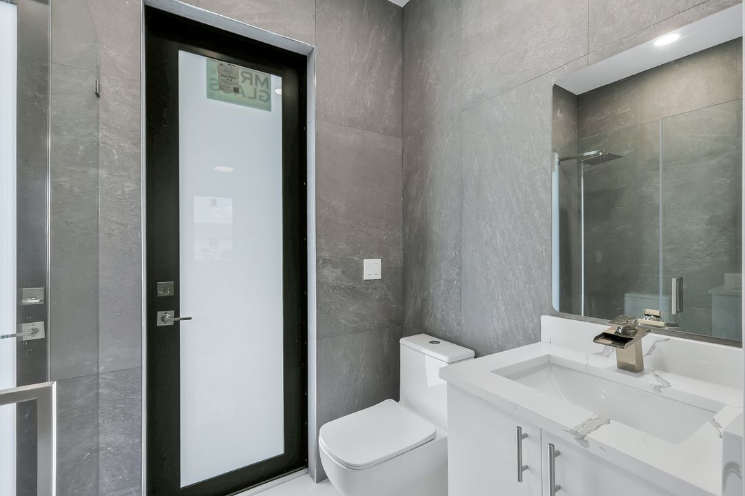 909 SW 11th Ct, Cape Coral, FL 33991