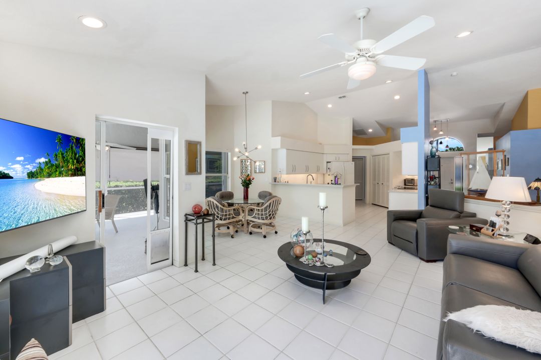 4332 Mistlethrush Ln, Naples, FL 34119