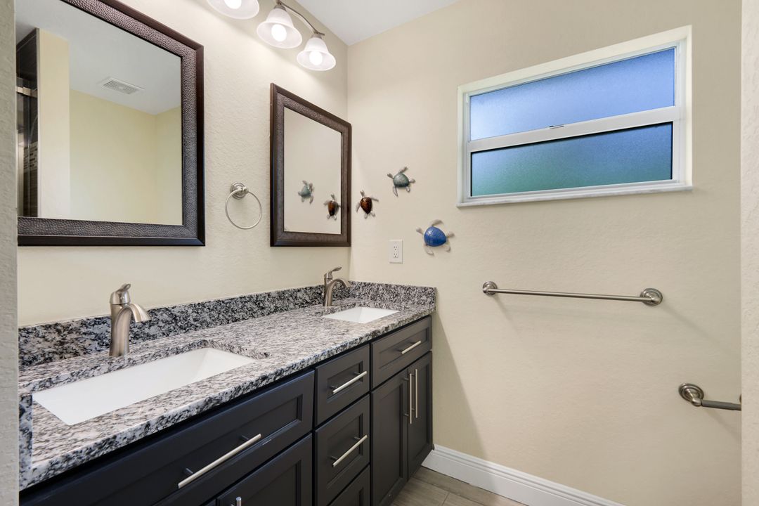 27741 Roslin Dr, Bonita Springs, FL 34135