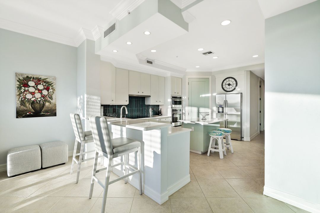 4811 Island Pond Ct #302, Bonita Springs, FL 34134