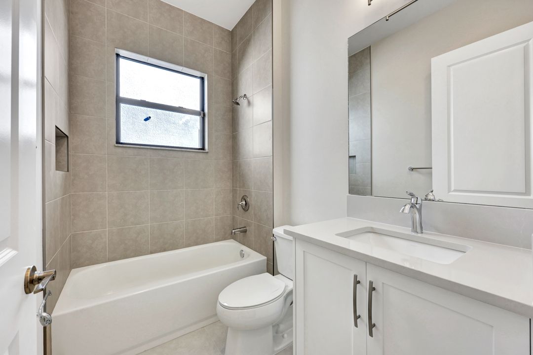 20738 Fair Oak Ln, Estero, FL 33928