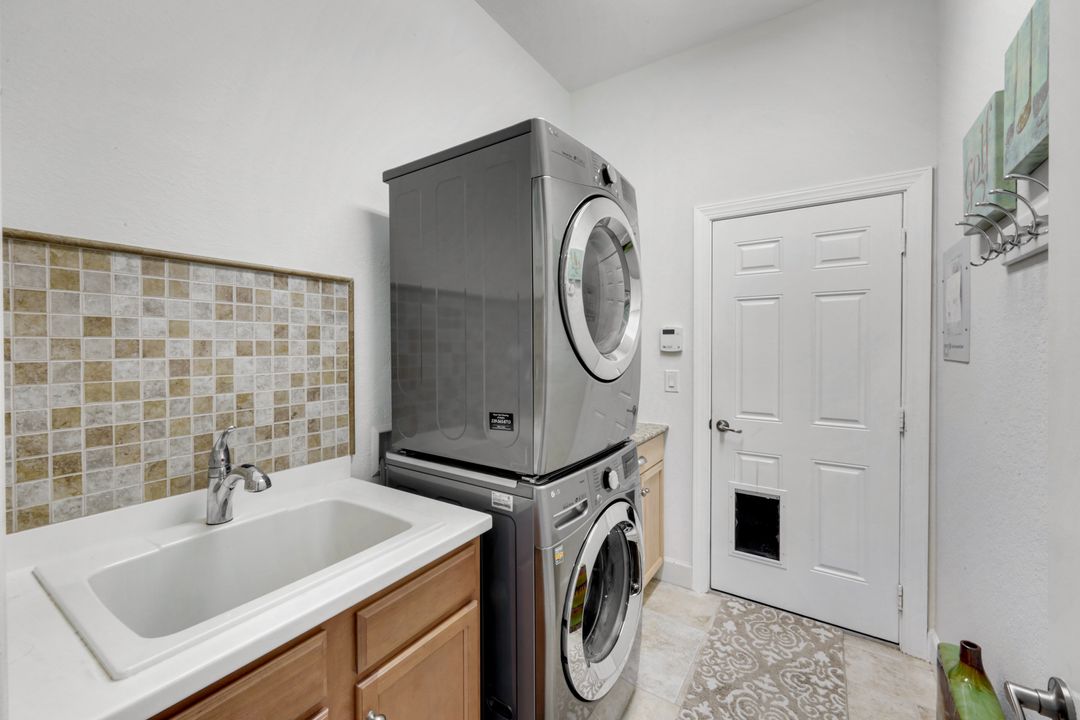 9684 Cobalt Cove Cir, Naples, FL 34120