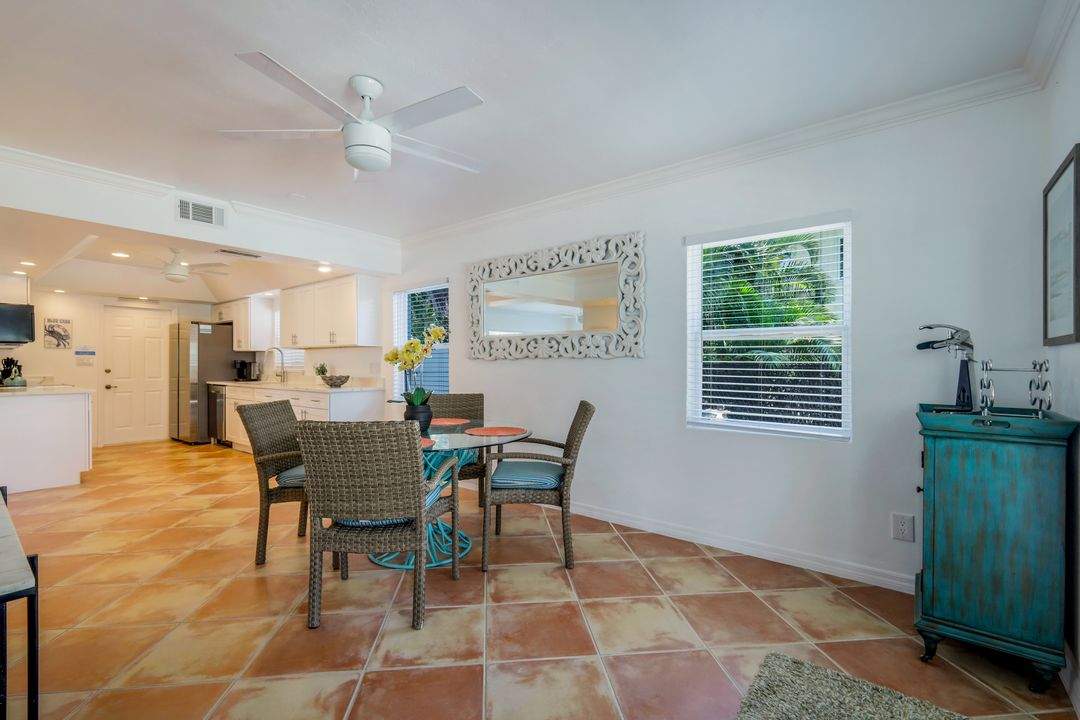 517 94th Ave N, Naples, FL 34108