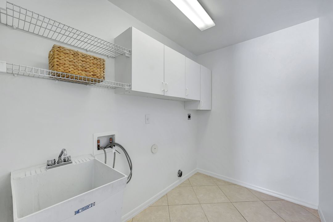 3302 Arlette Dr, Naples, FL 34109
