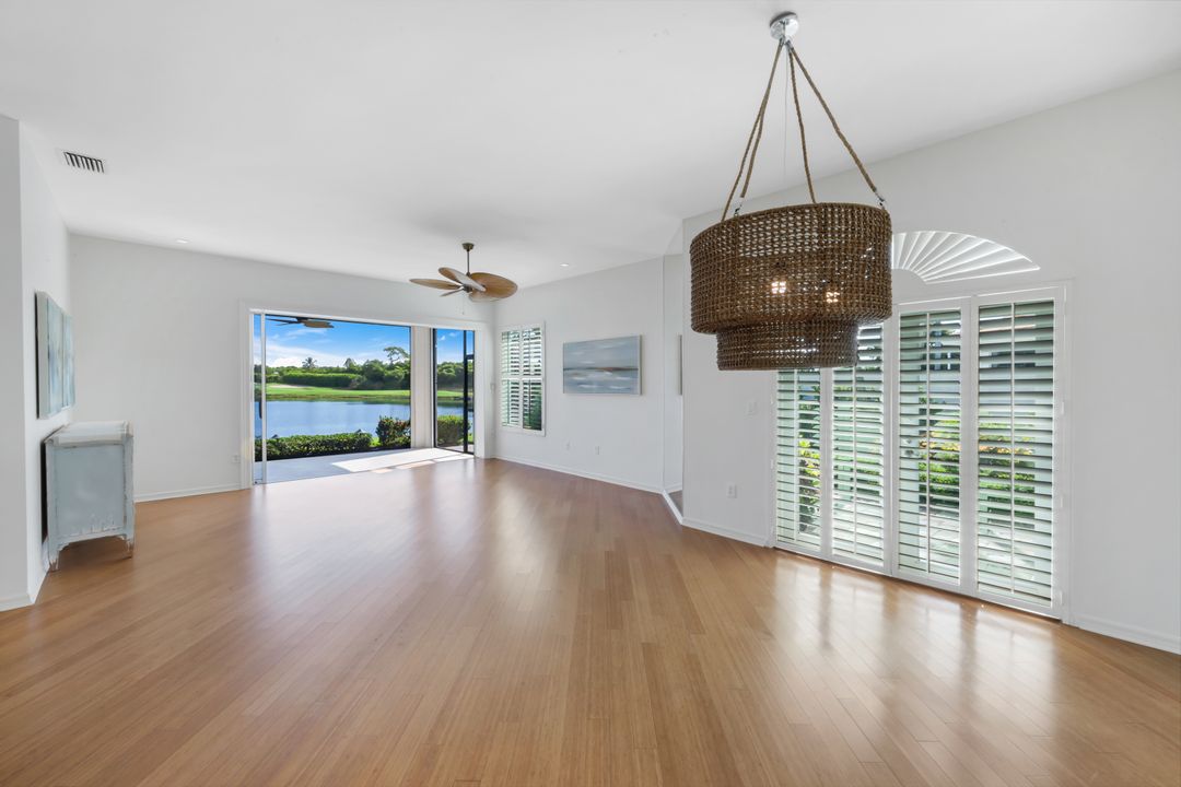 2153 Paget Cir, Naples, FL 34112