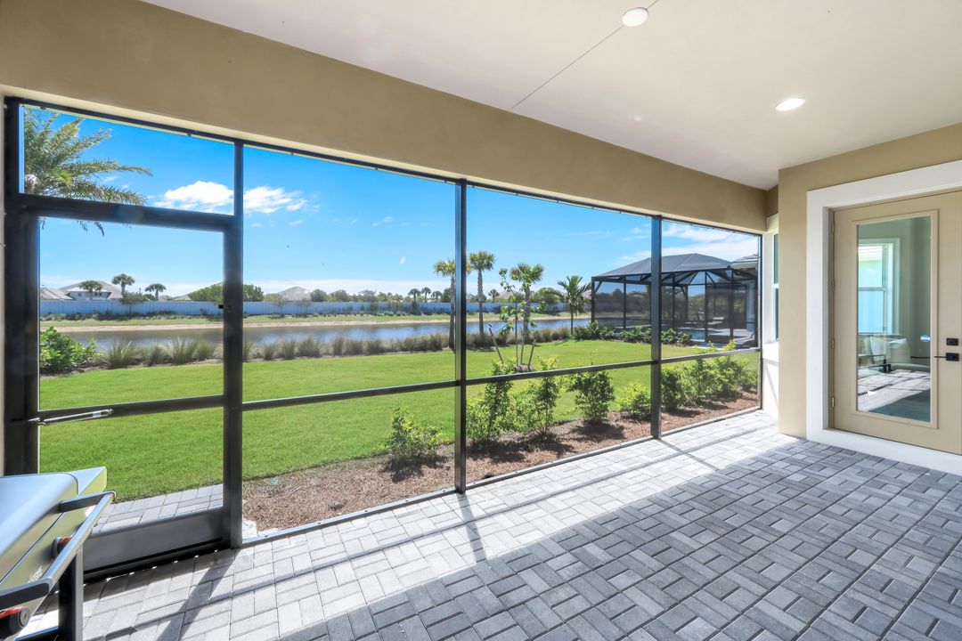 8850 Calypso Ct, Naples, FL 34112