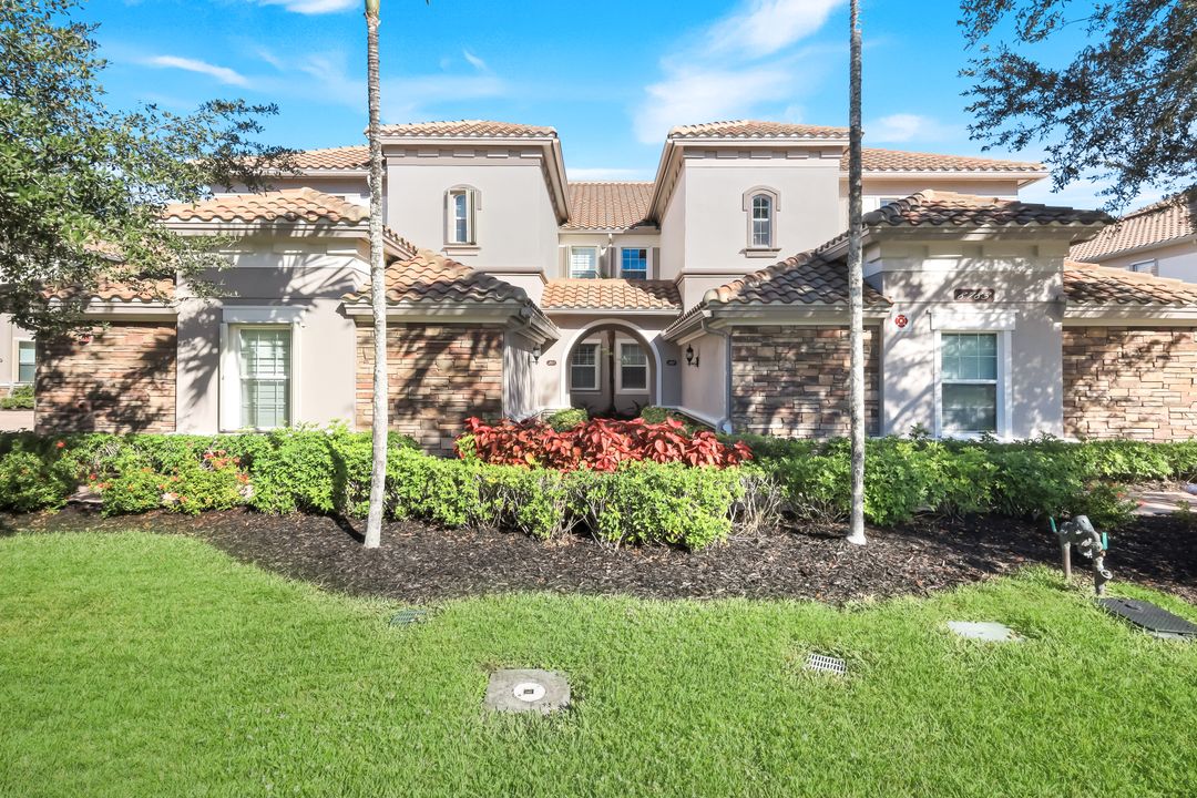 8783 Coastline Ct #202, Naples, FL 34120
