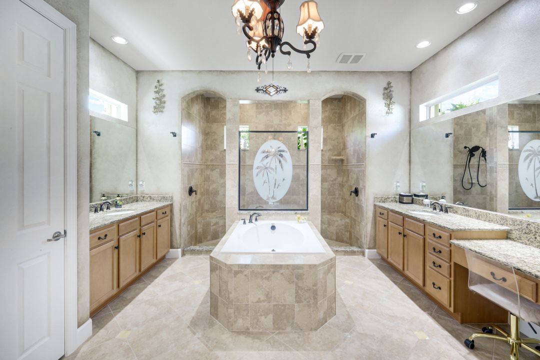 9684 Cobalt Cove Cir, Naples, FL 34120