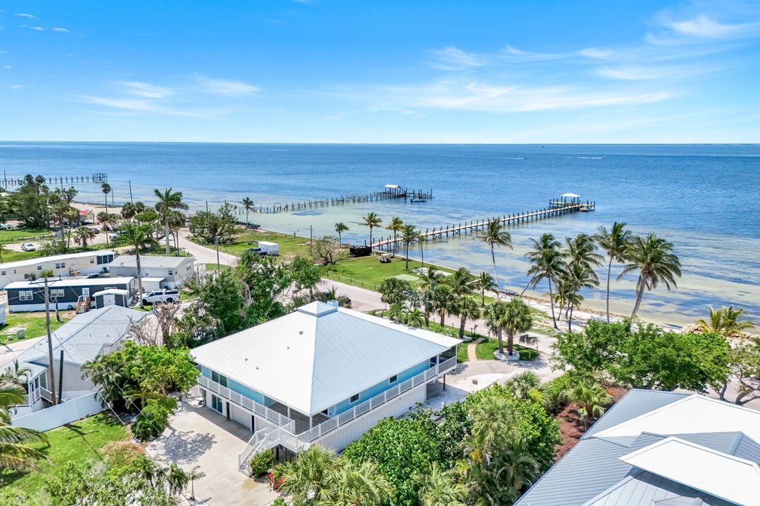 8335 Main St, Bokeelia, FL 33922