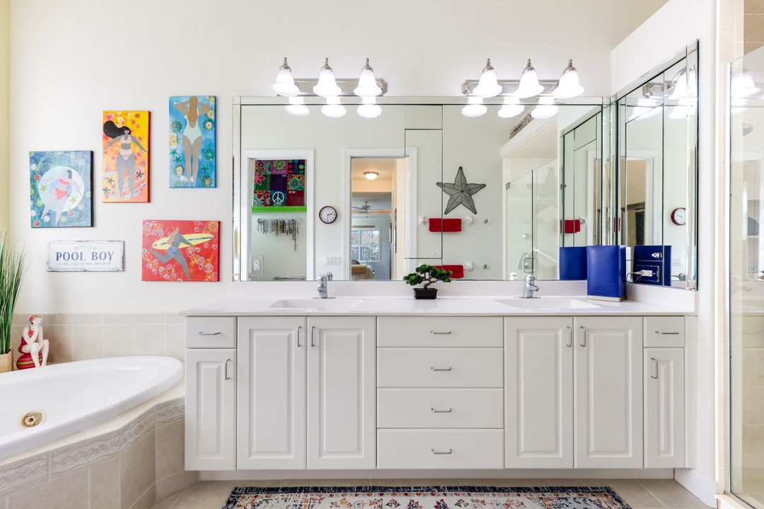 9852 Treasure Cay Ln, Bonita Springs, FL 34135