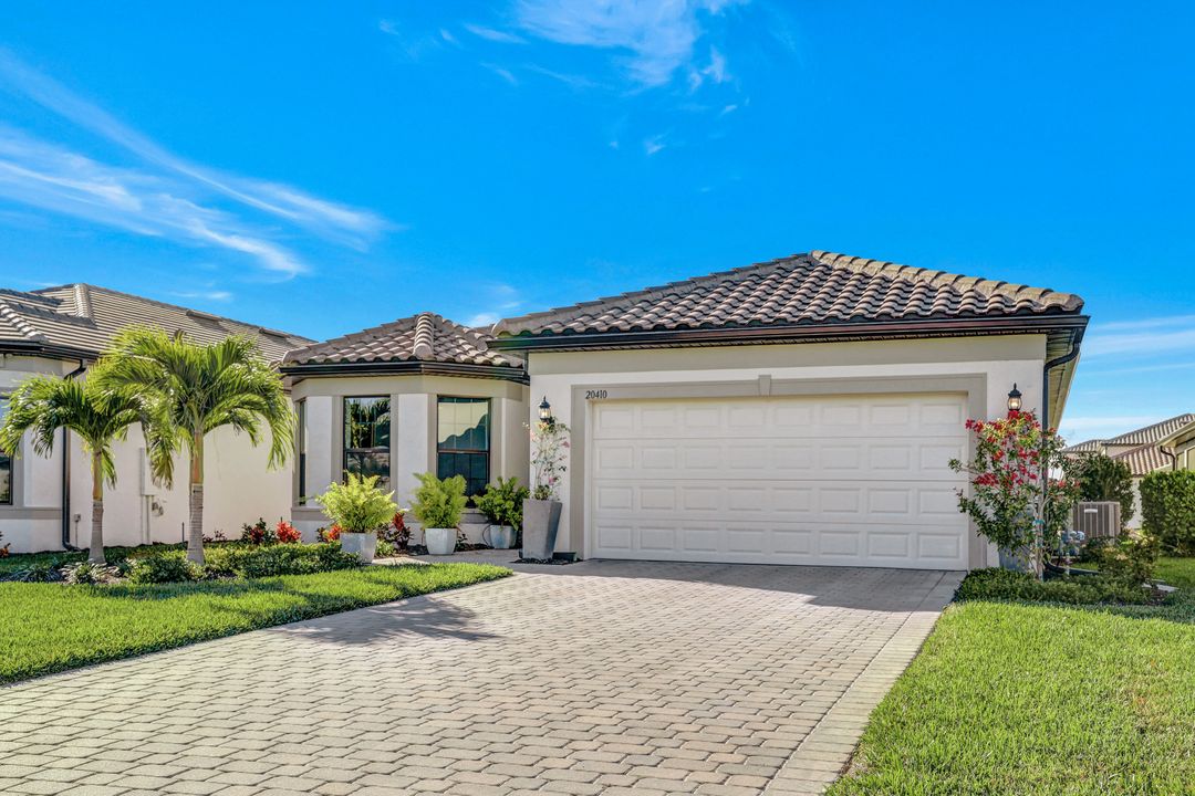 20410 Pebble Gln Dr, Estero, FL 33928