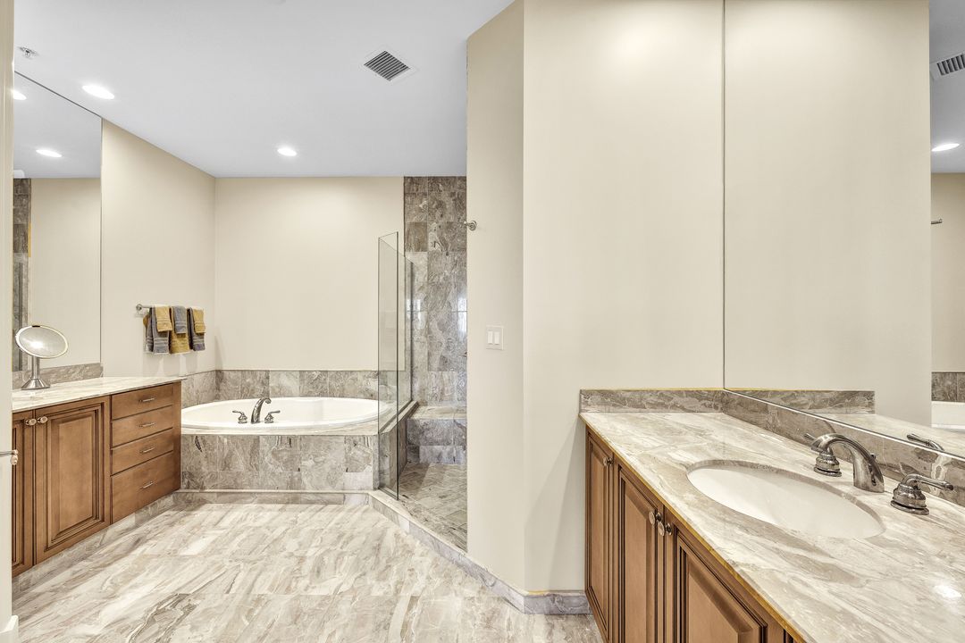 4951 Bonita Bay Blvd #PH302, Bonita Springs, FL 34134
