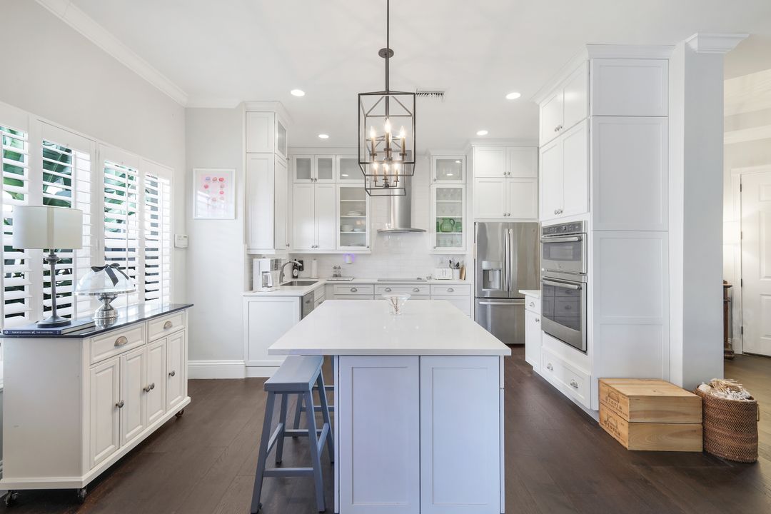 915 Fountain Run, Naples, FL 34119