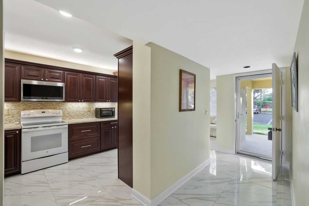 1210 Yesica Ann Cir #C104, Naples, FL 34110