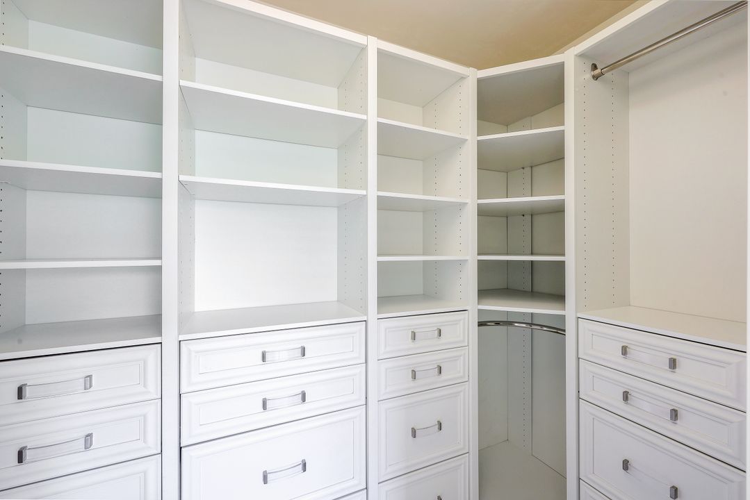 2209 Noble Ct, Naples, FL 34110