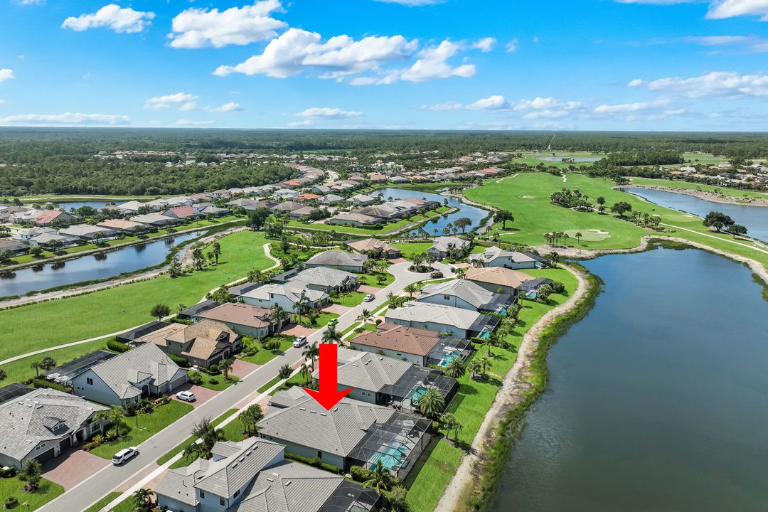 9577 Everglades Dr, Naples, FL 34120