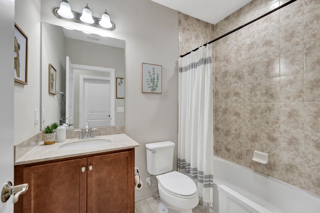 1439 Santiago Cir #2101, Naples, FL 34113