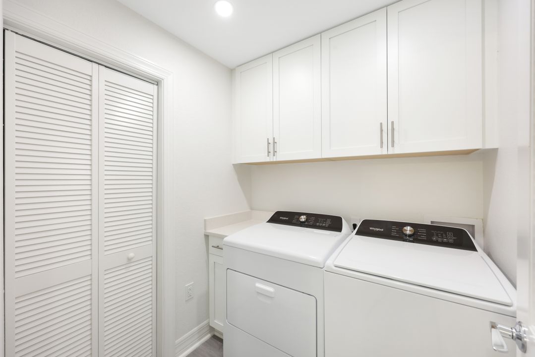 262 Indies Dr E #102, Naples, FL 34114