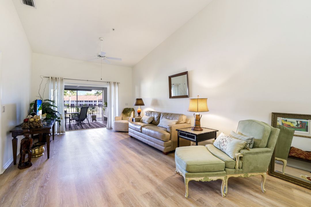 2347 Hidden Lake Ct #6, Naples, FL 34112