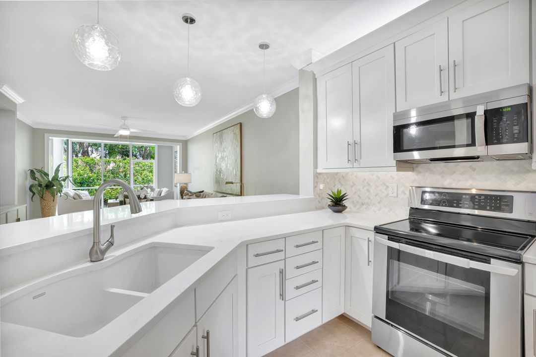 7087 Barrington Cir #101, Pelican Bay, FL 34108