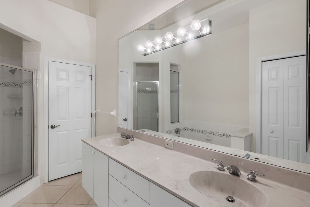 1660 Windy Pines Dr #4, Naples, FL 34112