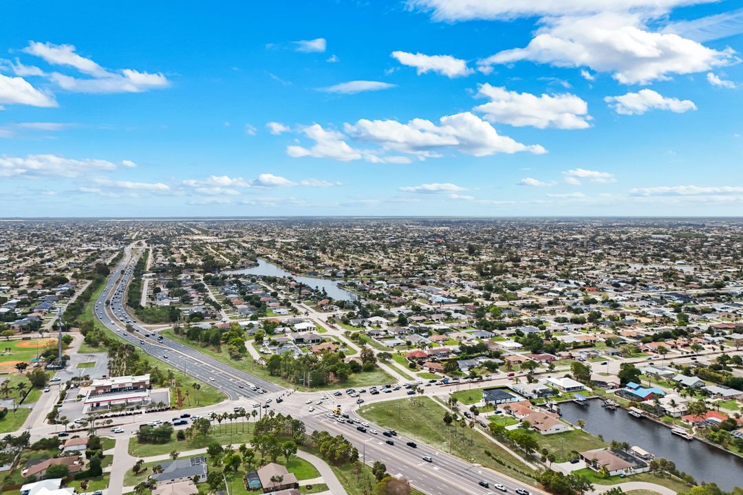 2419 Country Club Blvd, Cape Coral, FL 33990