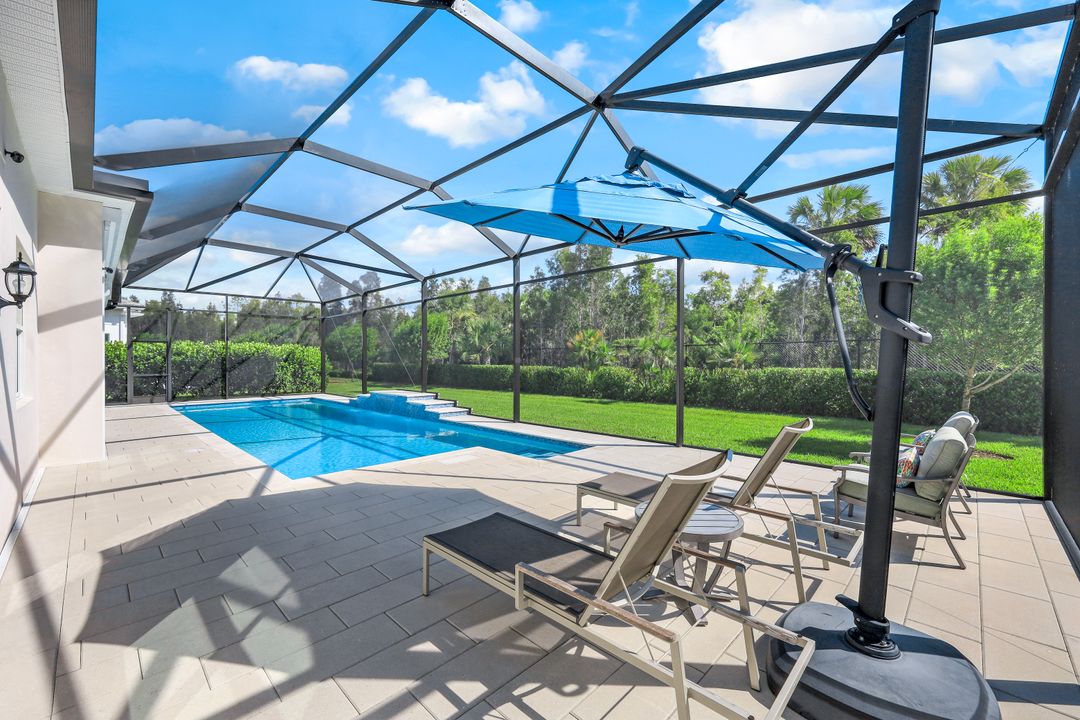 8959 Redonda Dr, Naples, FL 34114