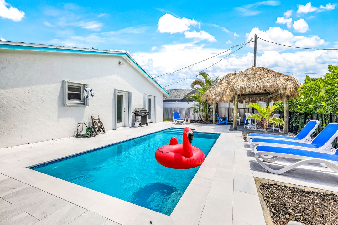 590 92nd Ave N, Naples, FL 34108