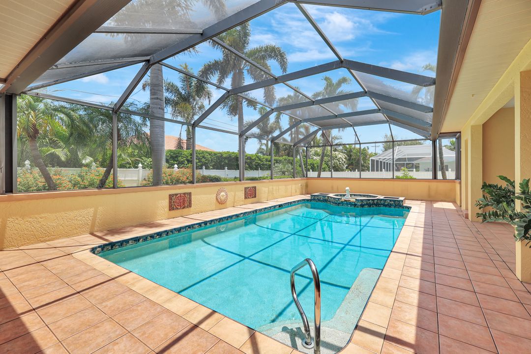 619 SE 18th Terrace, Cape Coral, FL 33990