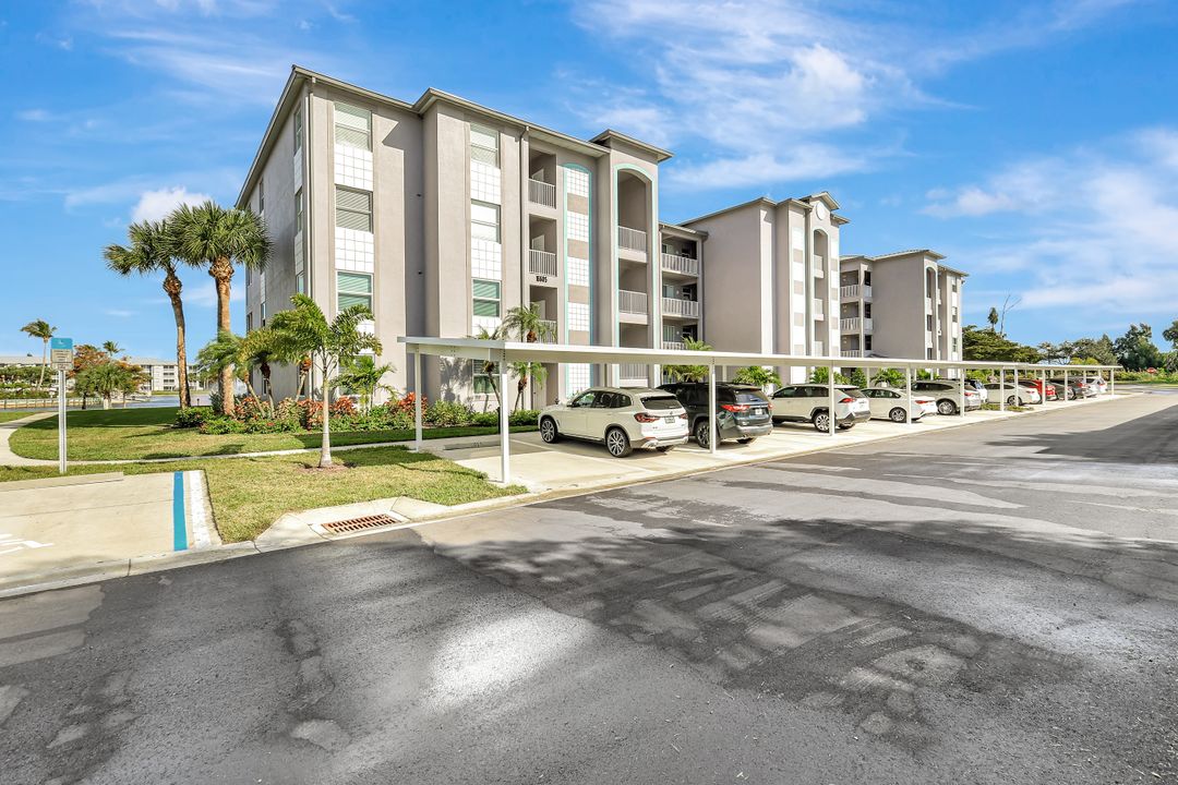 16605 Lake Cir Dr #322, Fort Myers, FL 33908