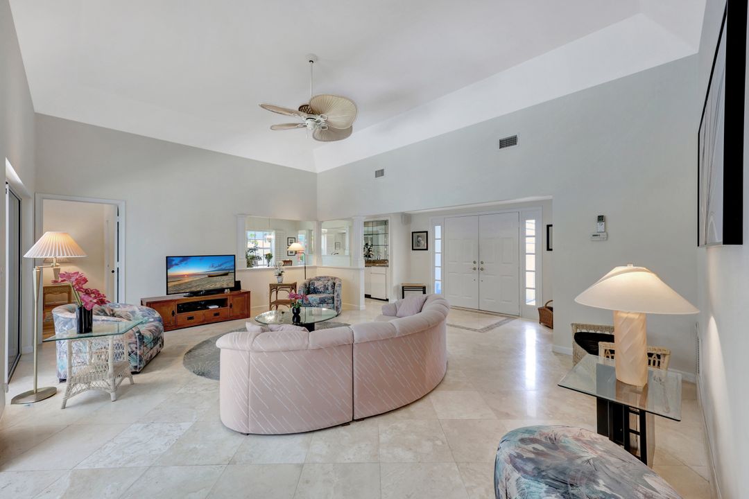 5929 Chanteclair Dr #8, Naples, FL 34108