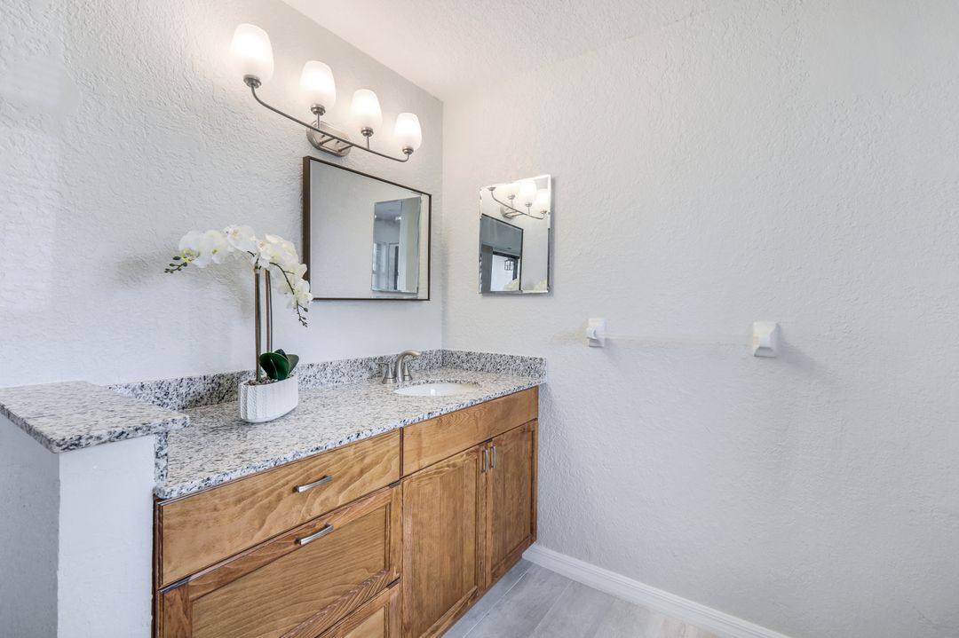 66 Emerald Woods Dr #H7, Naples, FL 34108