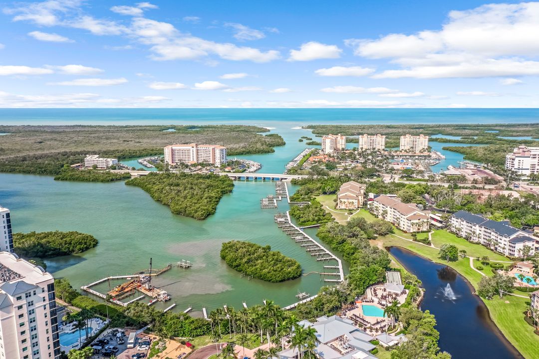 425 Cove Tower Dr  #1501, Naples, FL 34110
