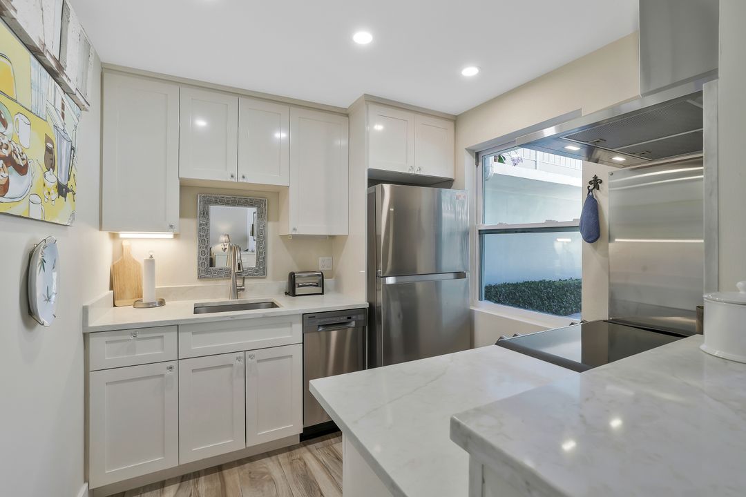683 12th Ave S #683, Naples, FL 34102