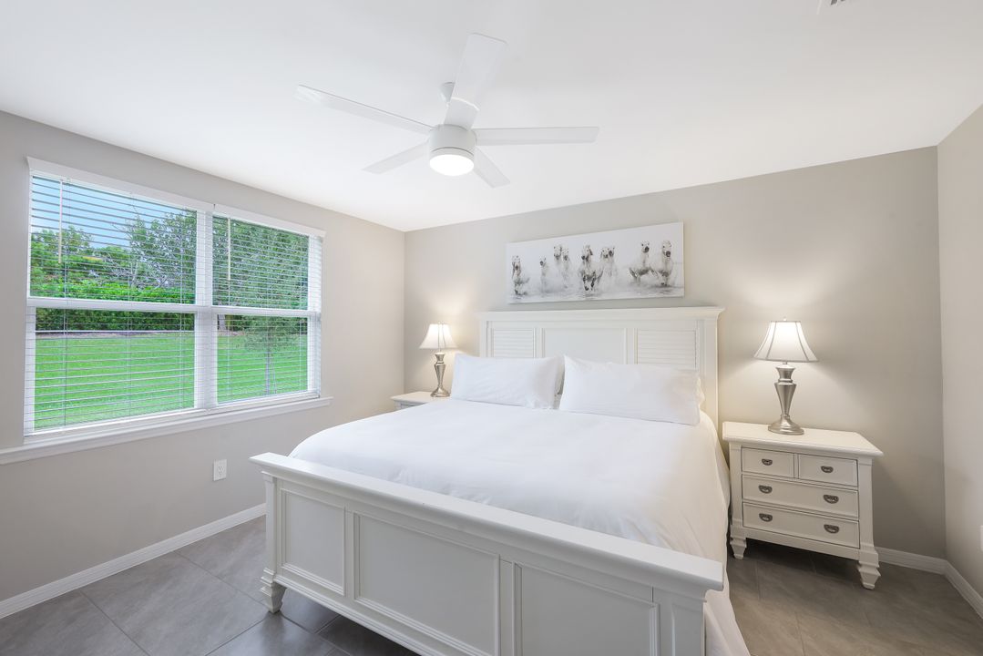 14551 Edgewater Cir, Naples, FL 34114