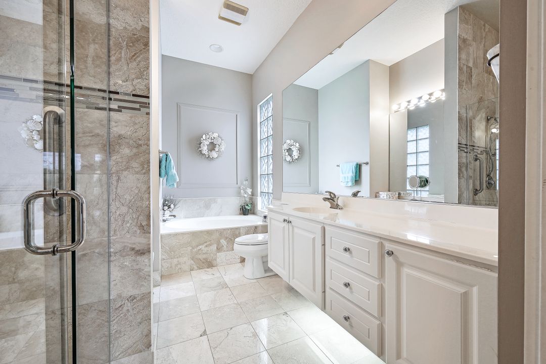 4313 Queen Elizabeth Way, Naples, FL 34119