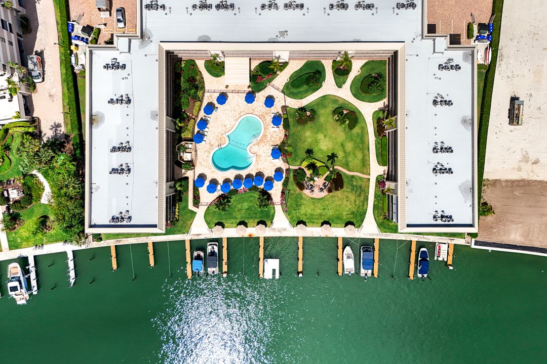 3200 Gulf Shore Blvd N #112, Naples, FL 34103