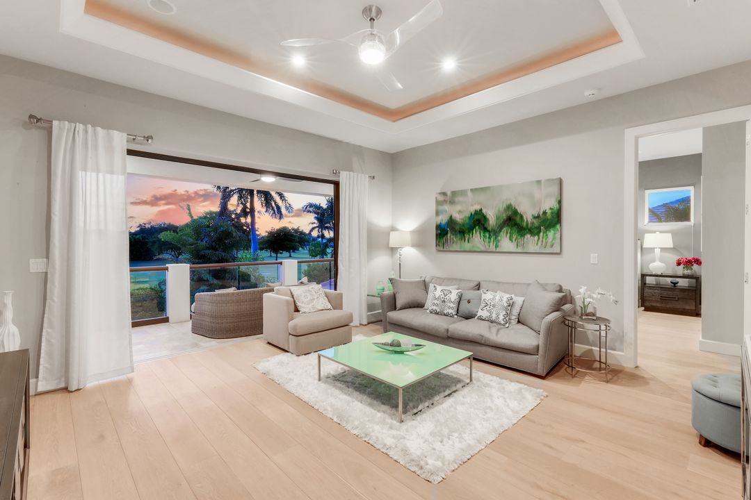 875 Wedge Dr, Naples, FL 34103