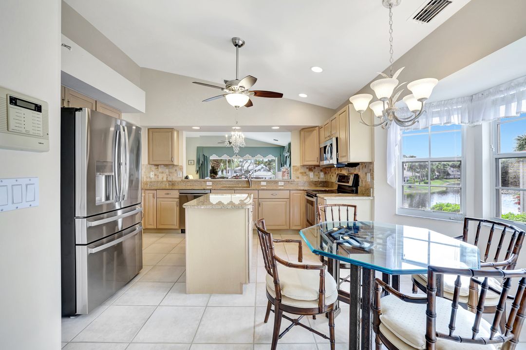 6200 Reserve Cir #404, Naples, FL 34119