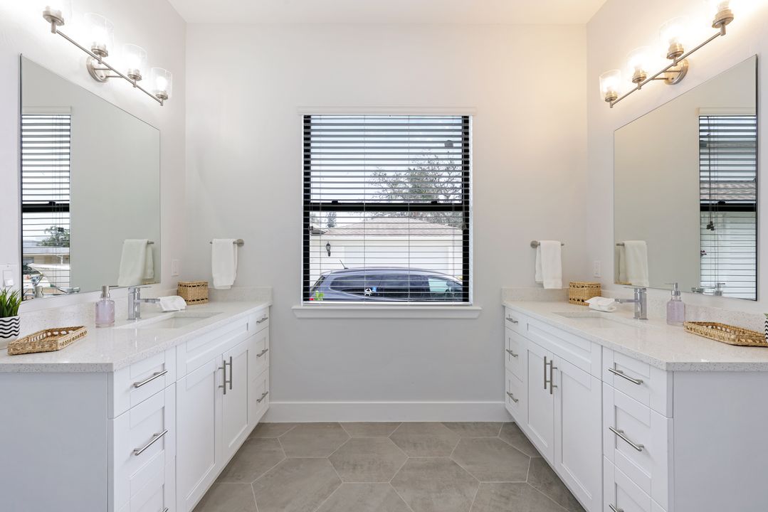 27 2nd St, Bonita Springs, FL 34134