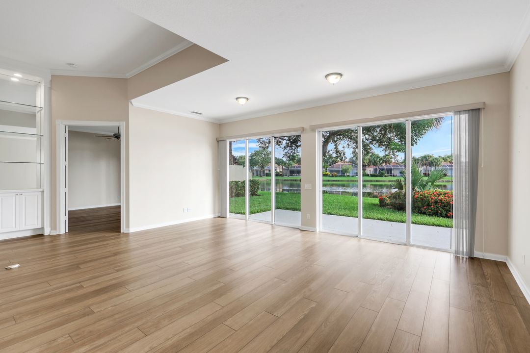 3821 Whidbey Way, Naples, FL 34119