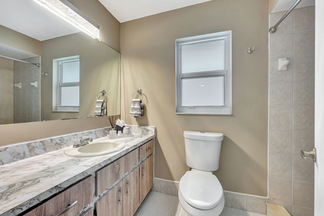 532 99th Ave N, Naples, FL 34108